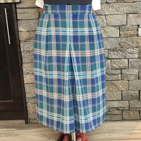 Shorts - Picture 1 of 2